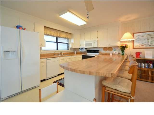 2812 Palmetto Blvd, Edisto Island, SC 29438