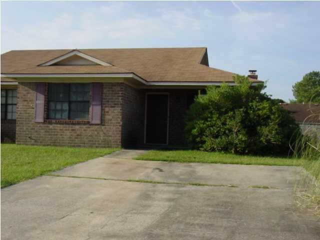 7729 Suzanne Dr, North Charleston, SC 29405
