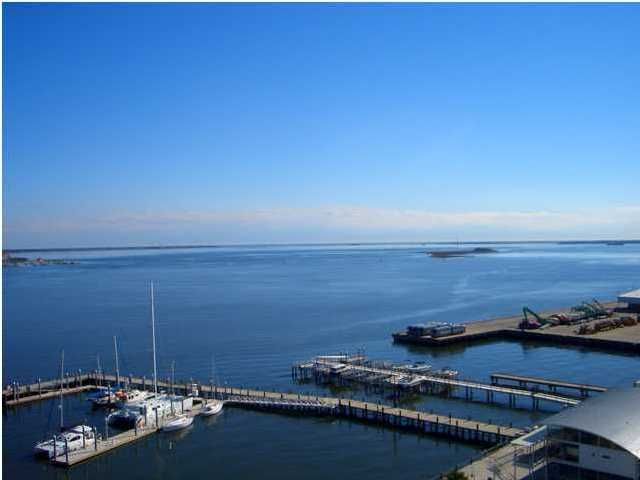 330 Concord St #4H, Charleston, SC 29401