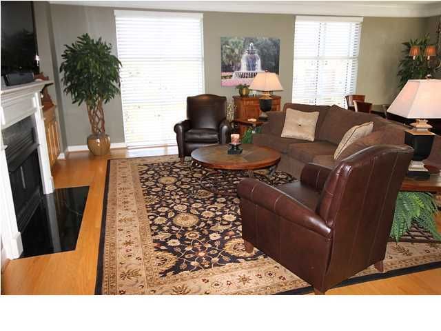 225 Seven Farms Dr #302, Charleston, SC 29492