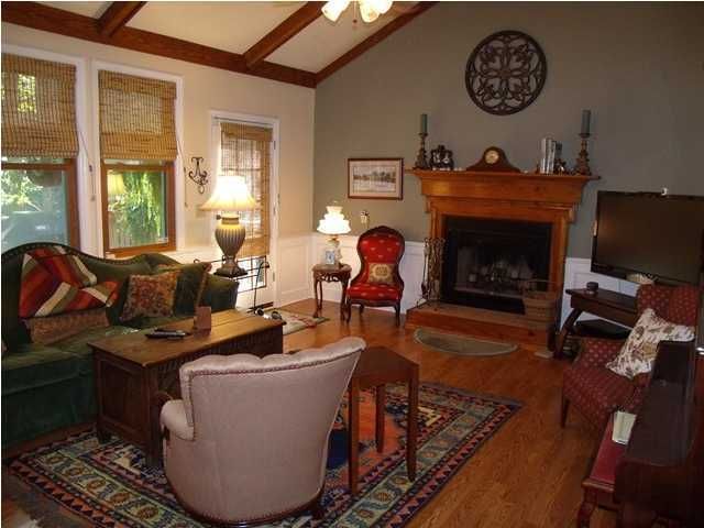 521 King Charles Cir, Summerville, SC 29485