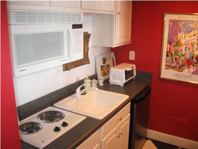 14 Lockwood Dr #10L, Charleston, SC 29401