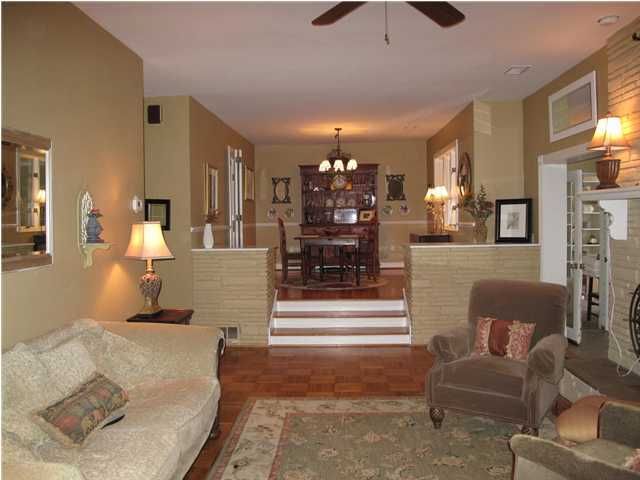 17 Lord Ashley Dr, Charleston, SC 29407