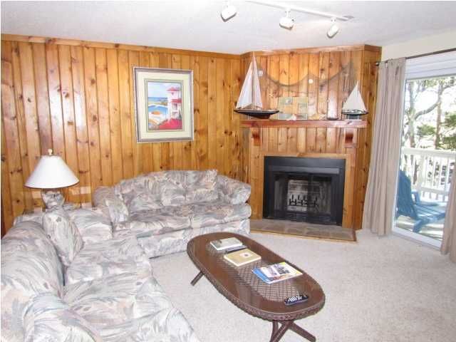 273 Driftwood Ln, Edisto Beach, SC 29438