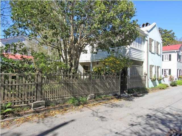 1 Greenhill St, Charleston, SC 29401