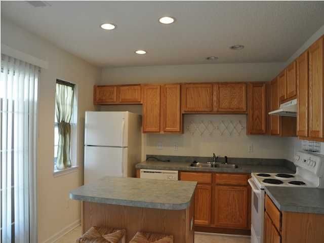 7954 Shadow Oak Dr, North Charleston, SC 29406