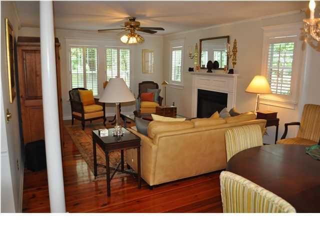 2072 Wappoo Dr, Charleston, SC 29412