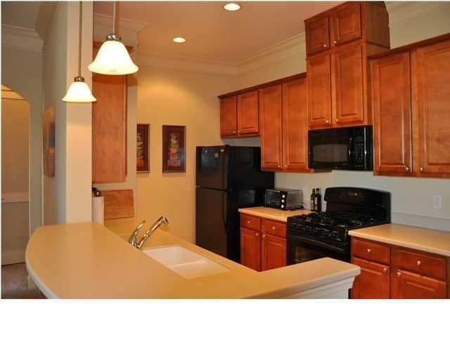 200 River Landing Dr #F208, Charleston, SC 29492