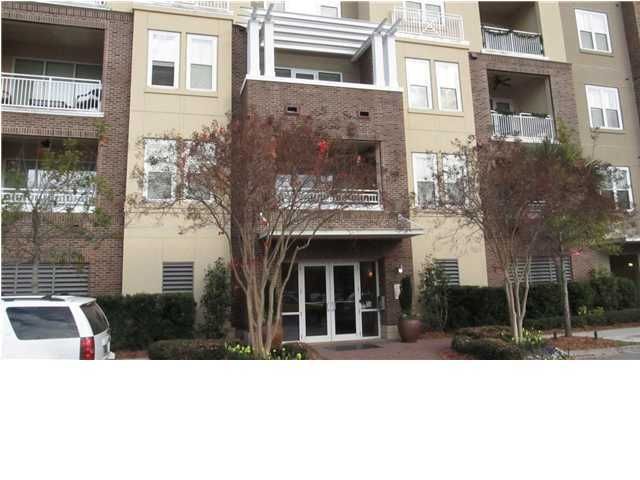 200 River Landing Dr #H108, Charleston, SC 29492