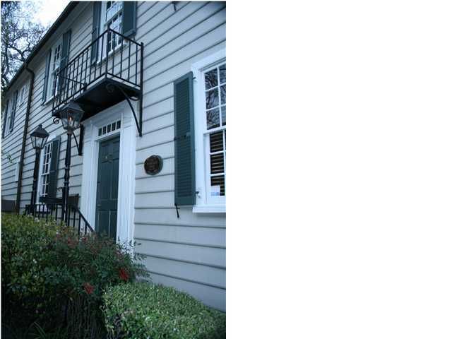 54 N Queen St, Charleston, SC 29401
