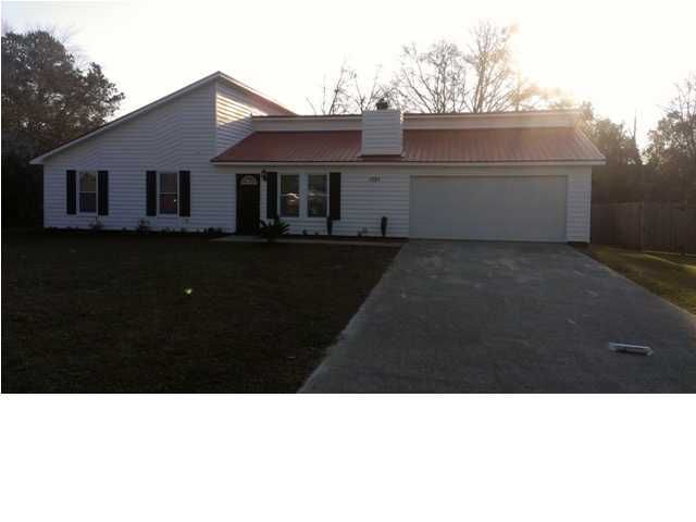 1021 Lauren Ln, Goose Creek, SC 29445