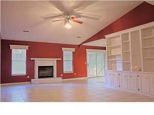 304 Camelot Dr, Goose Creek, SC 29445