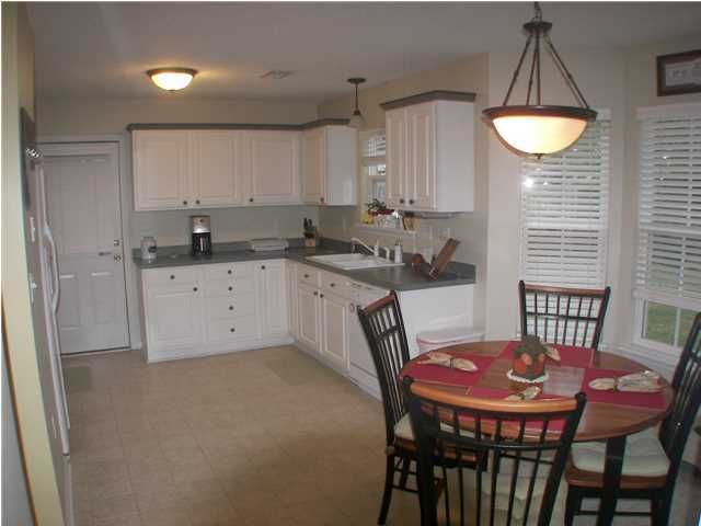 1333 Belle Grove Cir, Hanahan, SC 29410