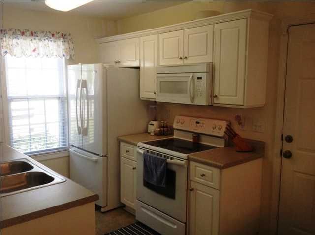 307 Reagan Dr, Summerville, SC 29483
