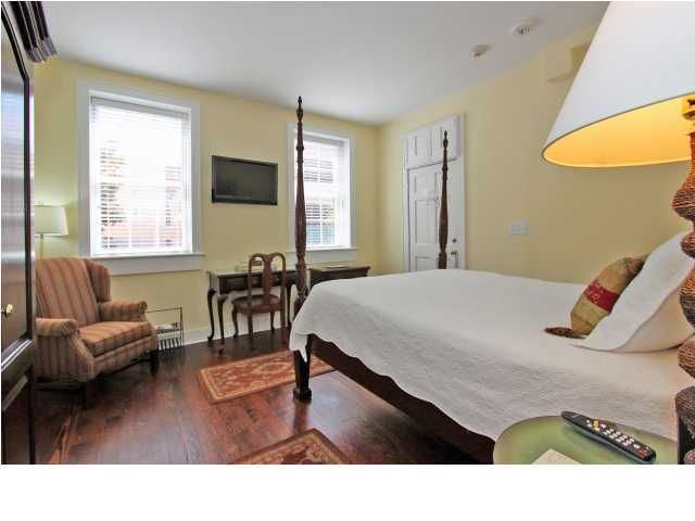 78 Queen St #21, Charleston, SC 29401