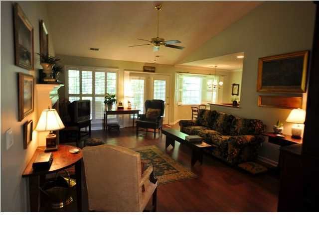 733 Veron Pl, Mount Pleasant, SC 29464