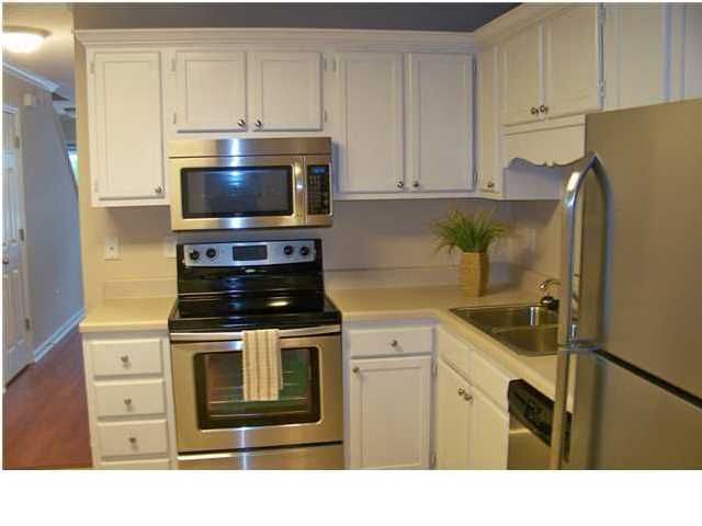 1915 Tropicana Rd #B, North Charleston, SC 29406