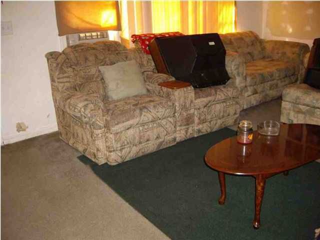 1233 Fort Dr, Hanahan, SC 29410