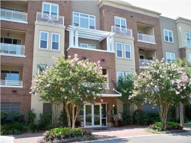 200 River Landing Dr #H107, Charleston, SC 29492
