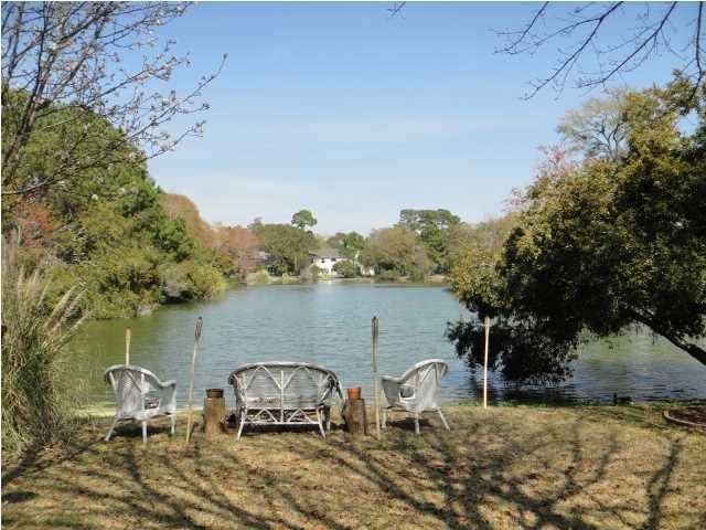 1294 Center Lake Dr, Mount Pleasant, SC 29464