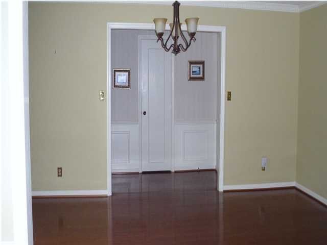 212 Runnymede Ln, Summerville, SC 29485