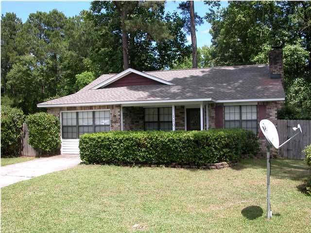 110 Woodbine Rd, Goose Creek, SC 29445