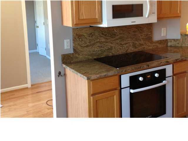 7330 Stoney Moss Dr, Hanahan, SC 29410