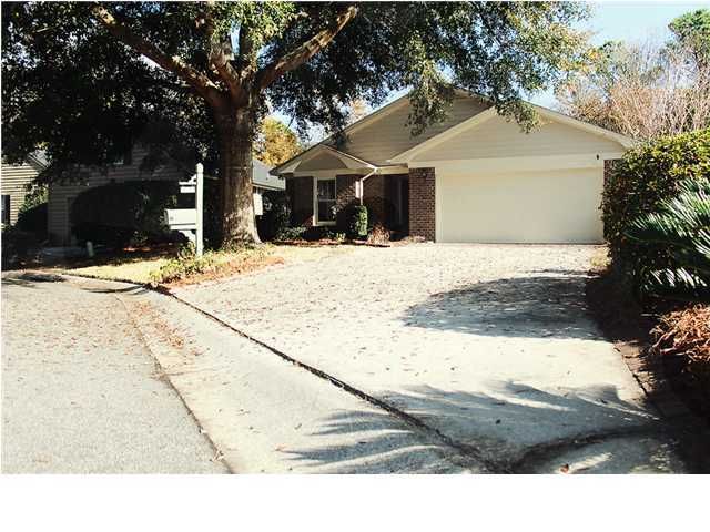 1698 Fairway Place Ln, Mount Pleasant, SC 29464