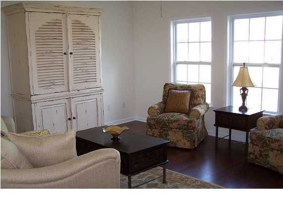 8043 Regency Elm Dr, North Charleston, SC 29406
