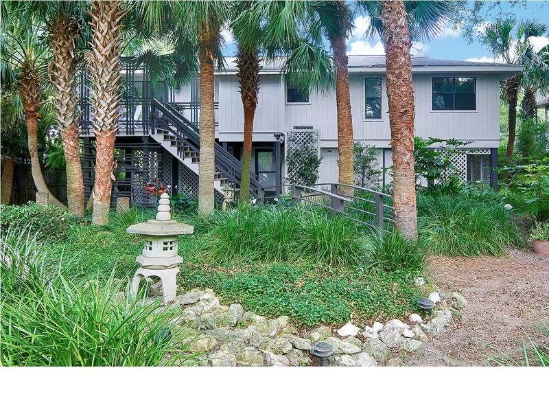 1008 E Erie Ave, Folly Beach, SC 29439