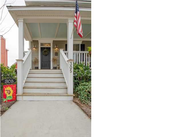 305 Back Pond Ct, Wando, SC 29492