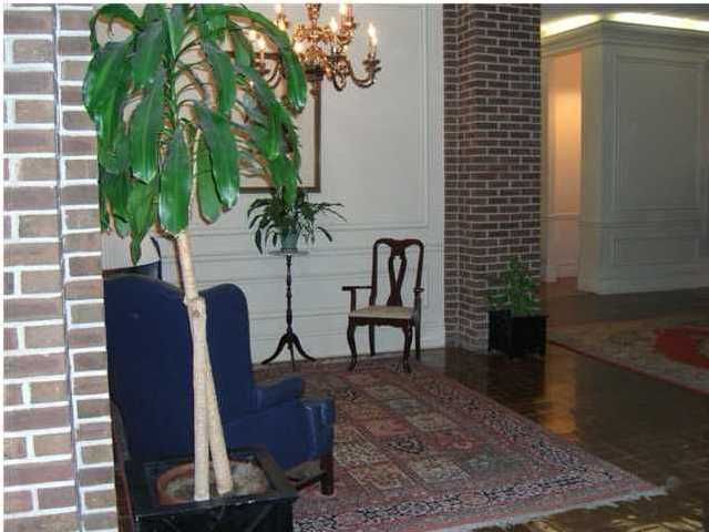 14 Lockwood Dr #3I, Charleston, SC 29401