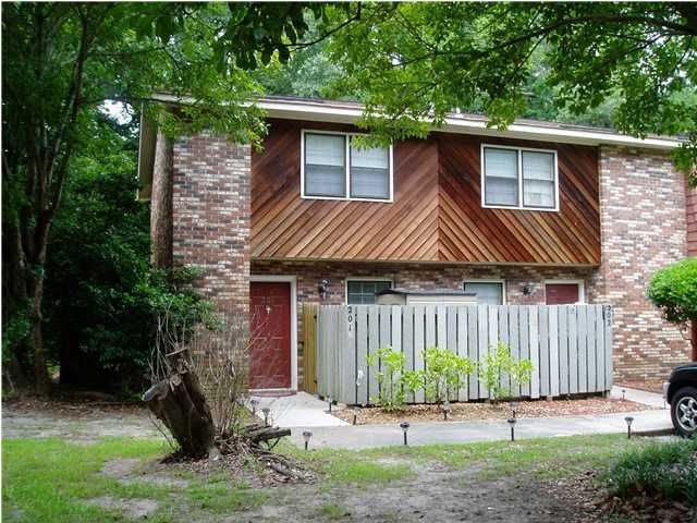 201 Saint Charles Ct, Charleston, SC 29407