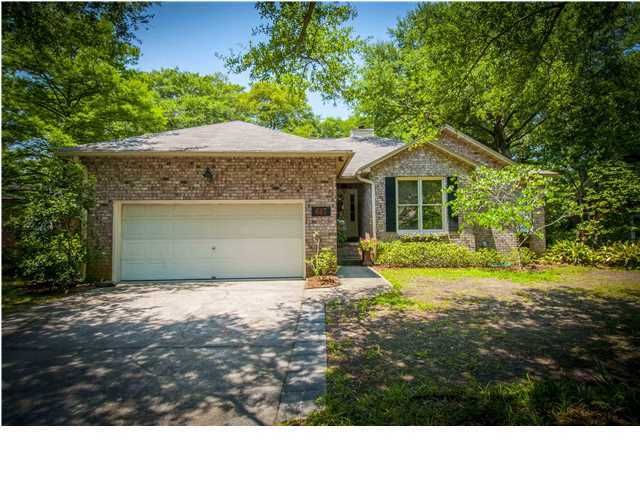 687 Sterling Dr, Charleston, SC 29412