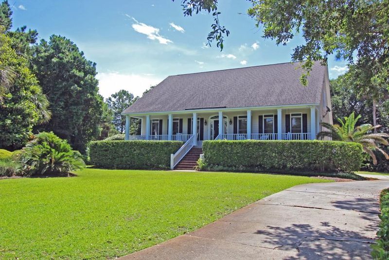 6 Fairway Village Ln, Isle Of Palms, SC 29451