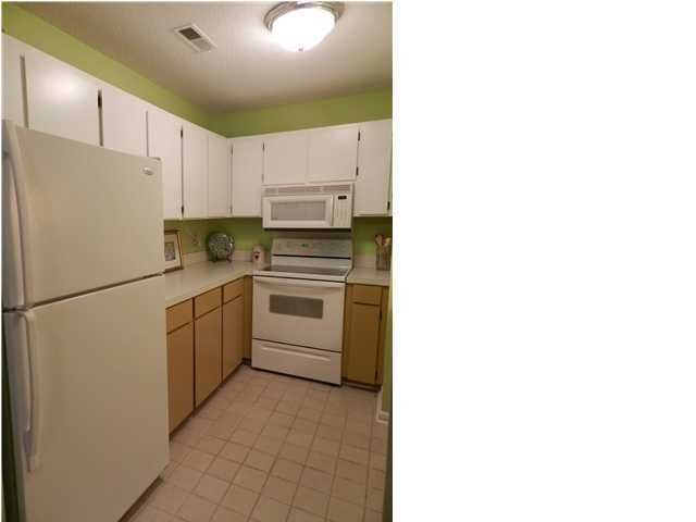 10 Town Park Ln #E, James Island, SC 29412