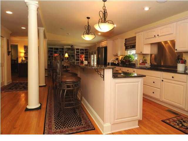 677 Castle Pinckney Dr, Charleston, SC 29412