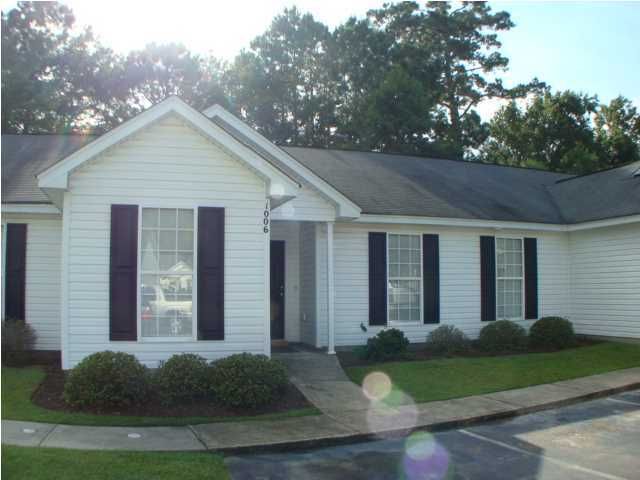 1006 Longview Dr, Goose Creek, SC 29445