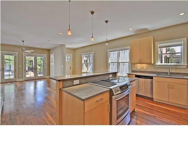 15 Brewster Ct, Charleston, SC 29403