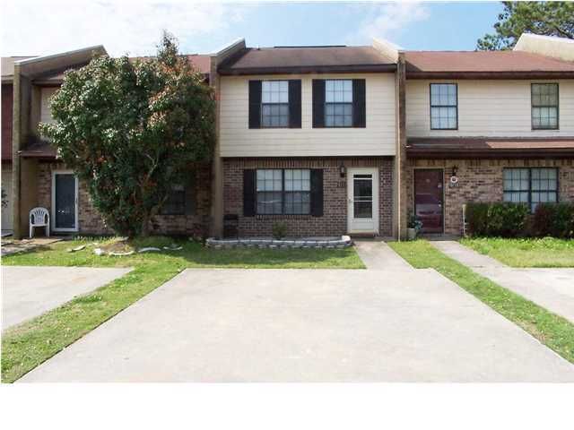 5771 Dewsbury Ln, North Charleston, SC 29418