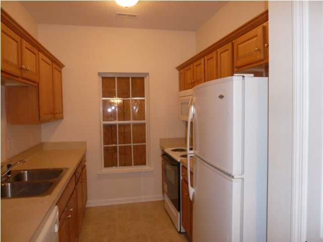 103 Pineshadow Dr, Goose Creek, SC 29445