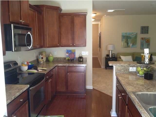 2502 Stadium Dr, Charleston, SC 29406
