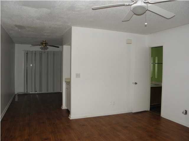 273 Pineshadow Dr, Goose Creek, SC 29445