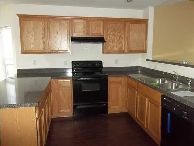 568 Truman Dr, Goose Creek, SC 29445