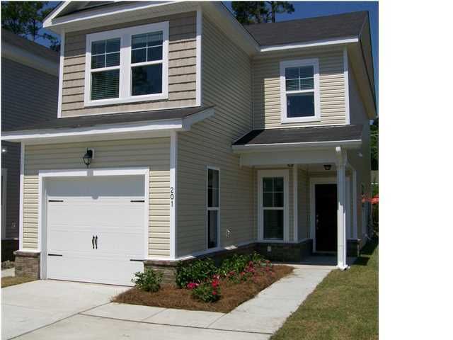 205 S Lamplighter Ln, Summerville, SC 29483
