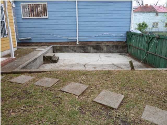 24 Dewey St, Charleston, SC 29403