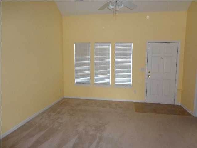400 Pine Bluff Dr, Summerville, SC 29483
