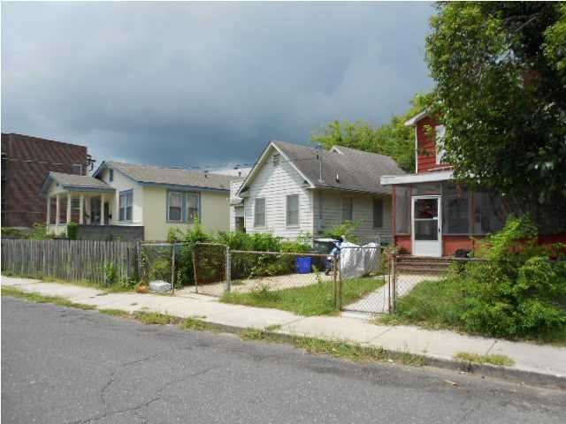 48 Poinsett St, Charleston, SC 29403