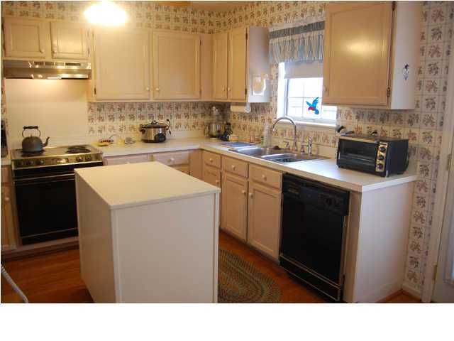 5 Studebaker Ct, Charleston, SC 29414