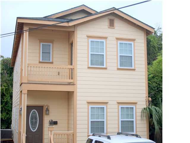 17 Larnes St, Charleston, SC 29403